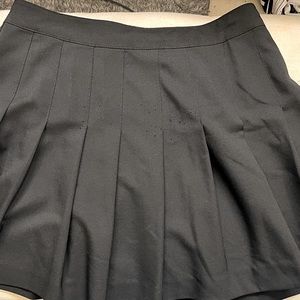Black pleated skirt